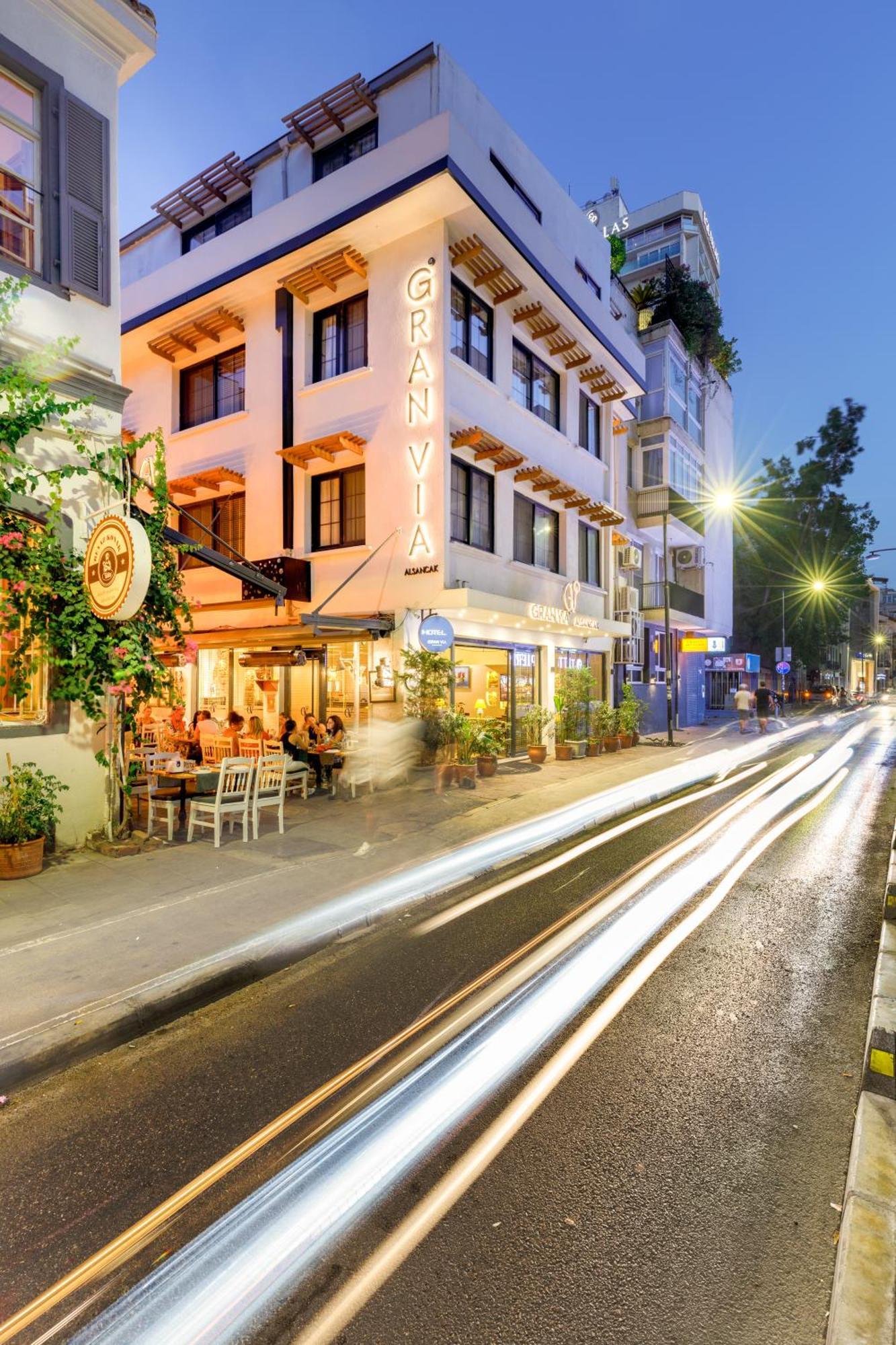 Gran Via Alsancak Hotel 5*