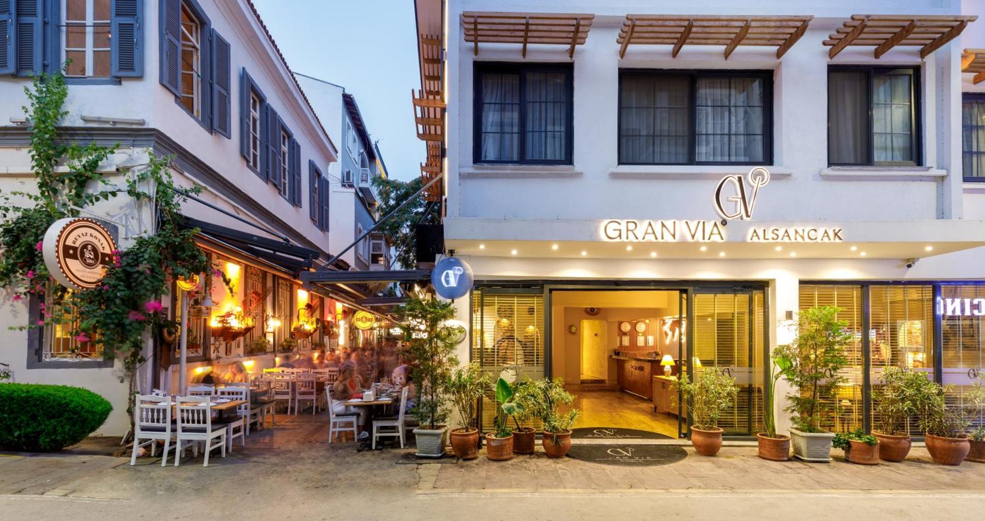 Gran Via Alsancak 5*